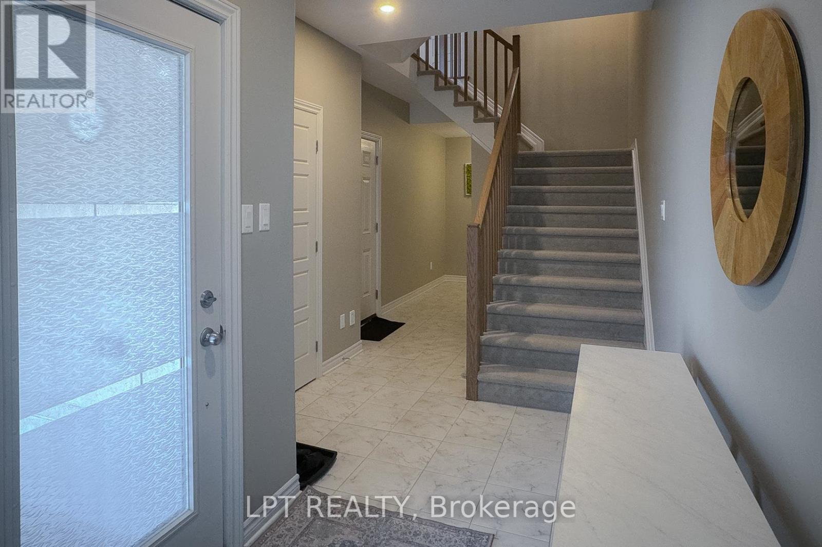 552 Labrador Crescent, Ottawa, Ontario  K1T 0R5 - Photo 4 - X13460800