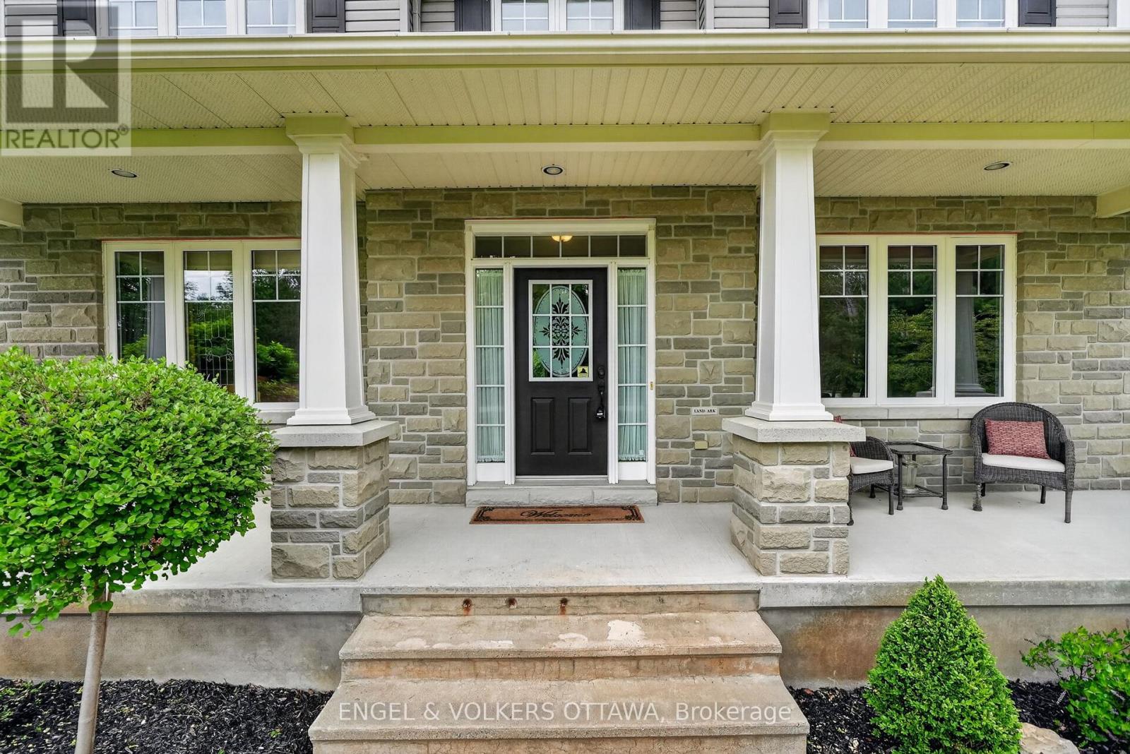 1599 Landel Drive, Ottawa, Ontario  K2W 1C6 - Photo 3 - X13460918