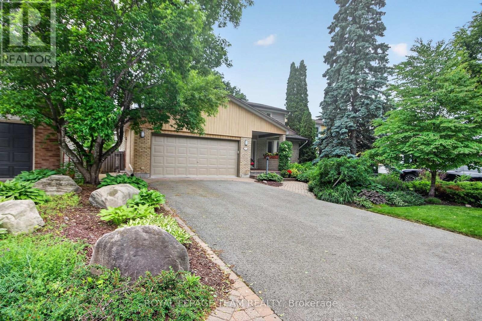 22 Lynhurst Avenue, Ottawa, Ontario  K1V 9W7 - Photo 2 - X13461110