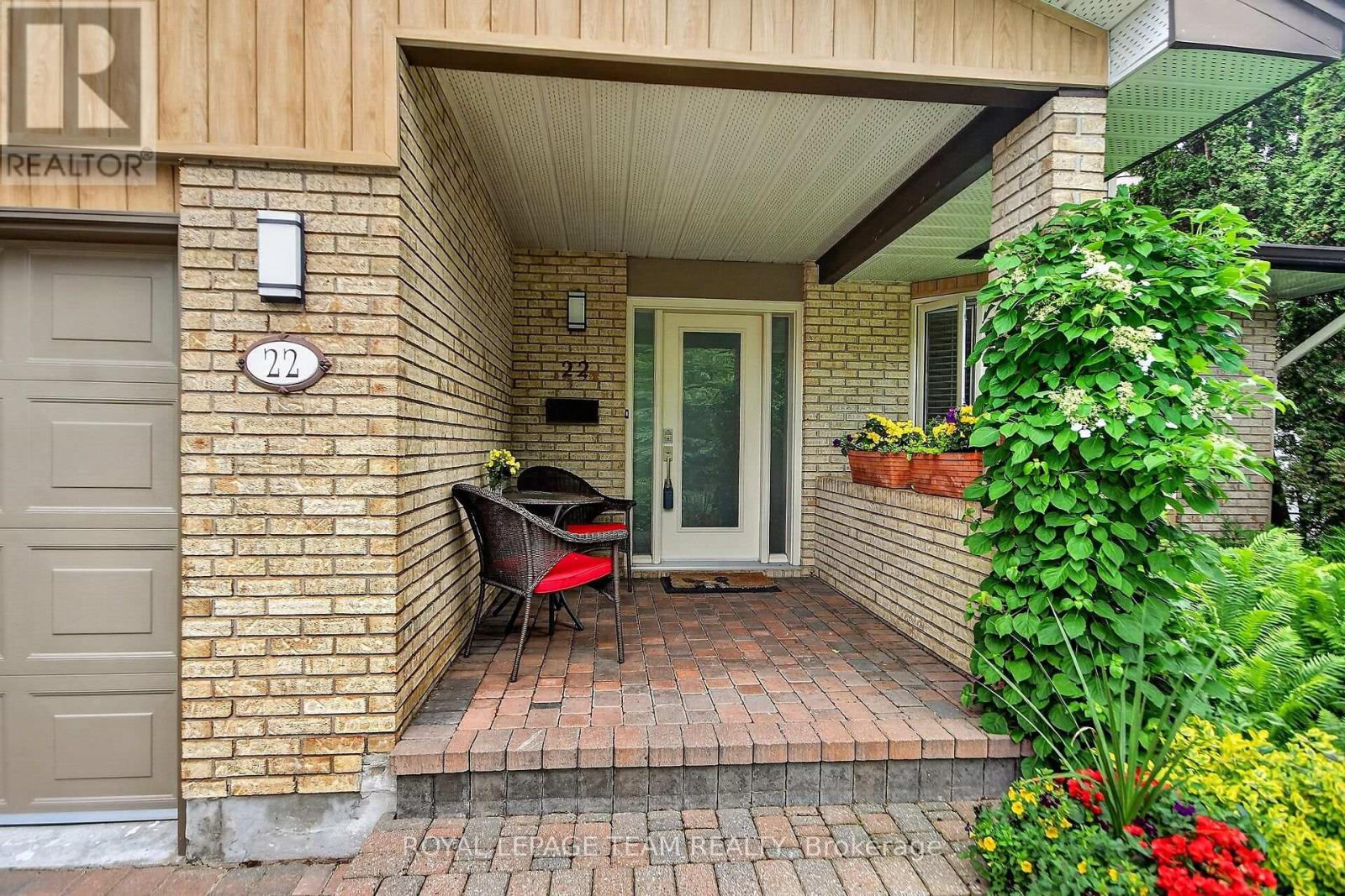 22 Lynhurst Avenue, Ottawa, Ontario  K1V 9W7 - Photo 5 - X13461110