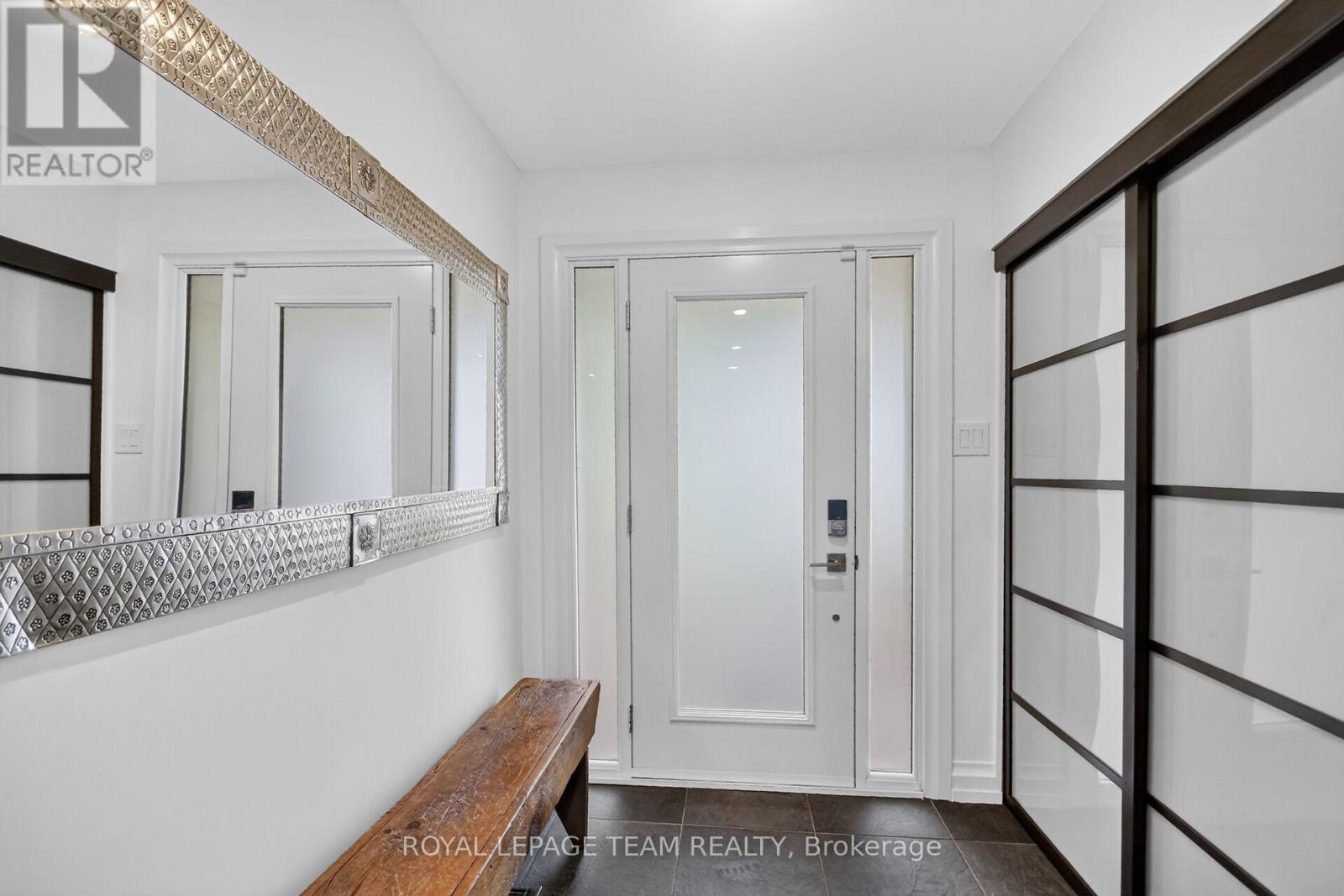 22 Lynhurst Avenue, Ottawa, Ontario  K1V 9W7 - Photo 7 - X13461110