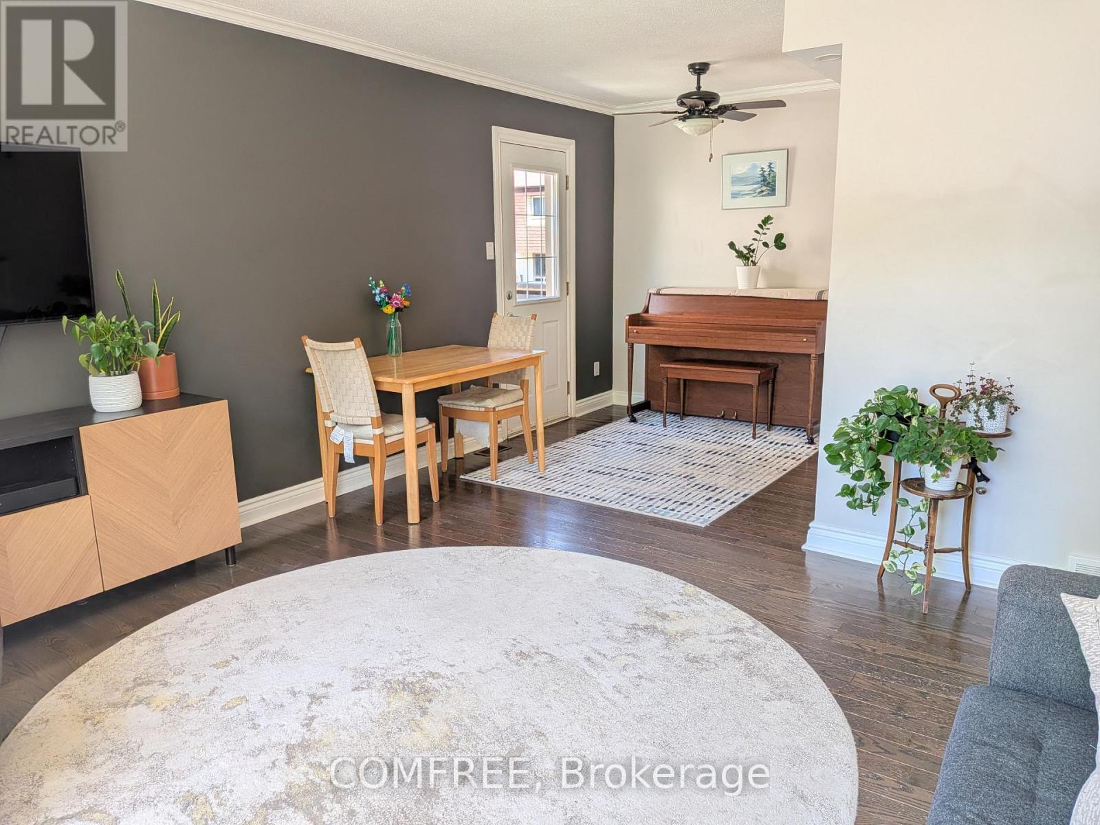 8b Forester Crescent, Ottawa, Ontario  K2H 8X9 - Photo 5 - X13461224