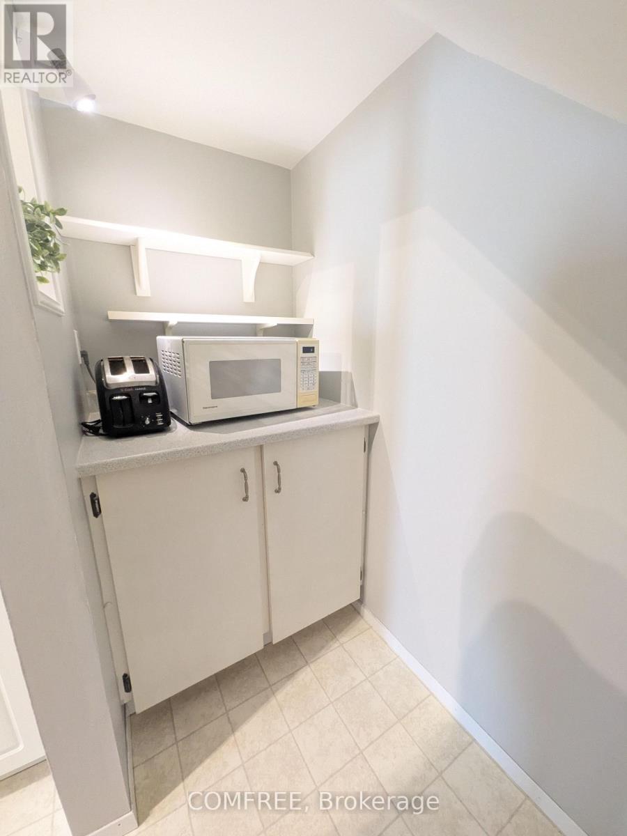 8b Forester Crescent, Ottawa, Ontario  K2H 8X9 - Photo 7 - X13461224