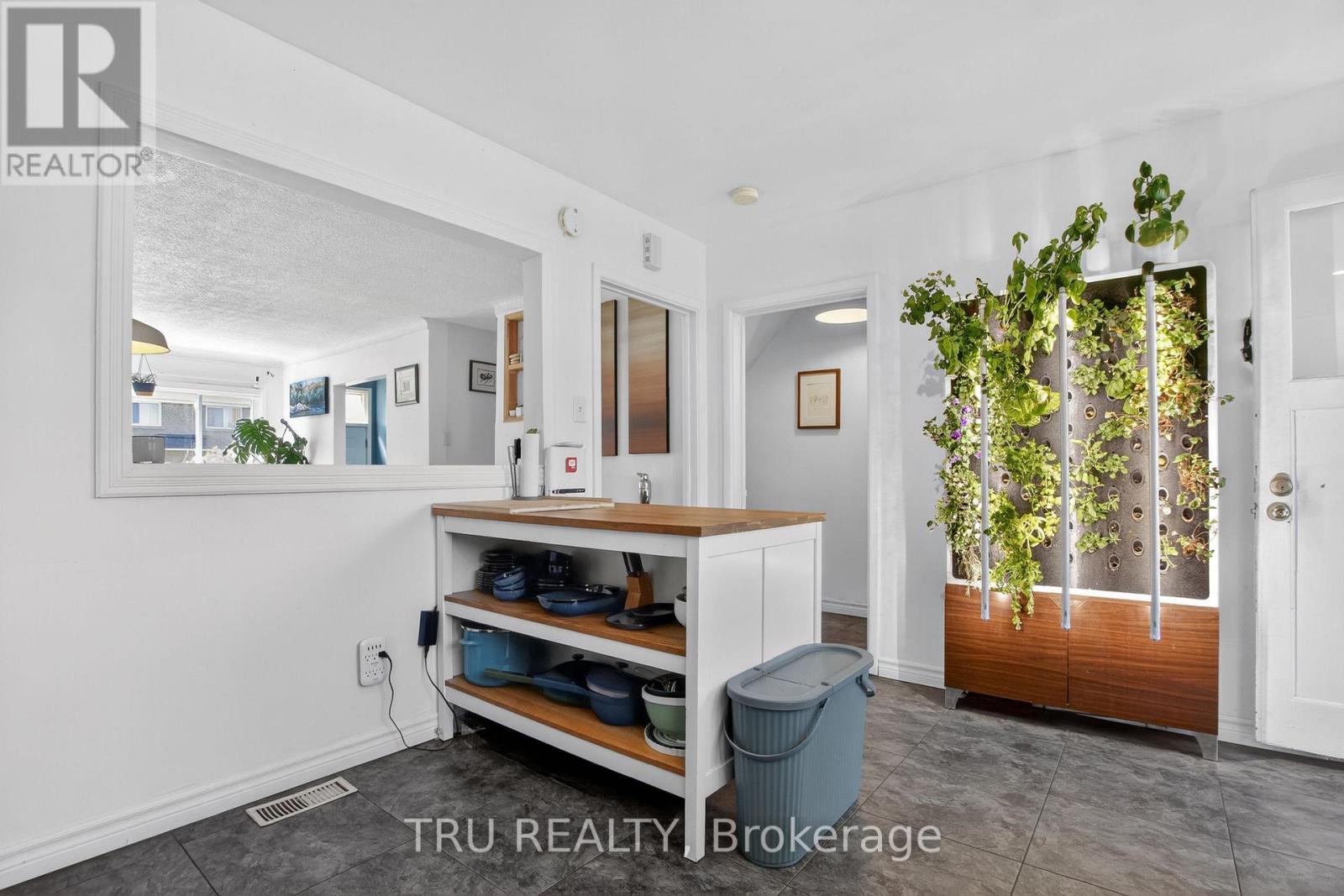 1253 Emperor Avenue, Ottawa, Ontario  K1Z 8C4 - Photo 12 - X13461228