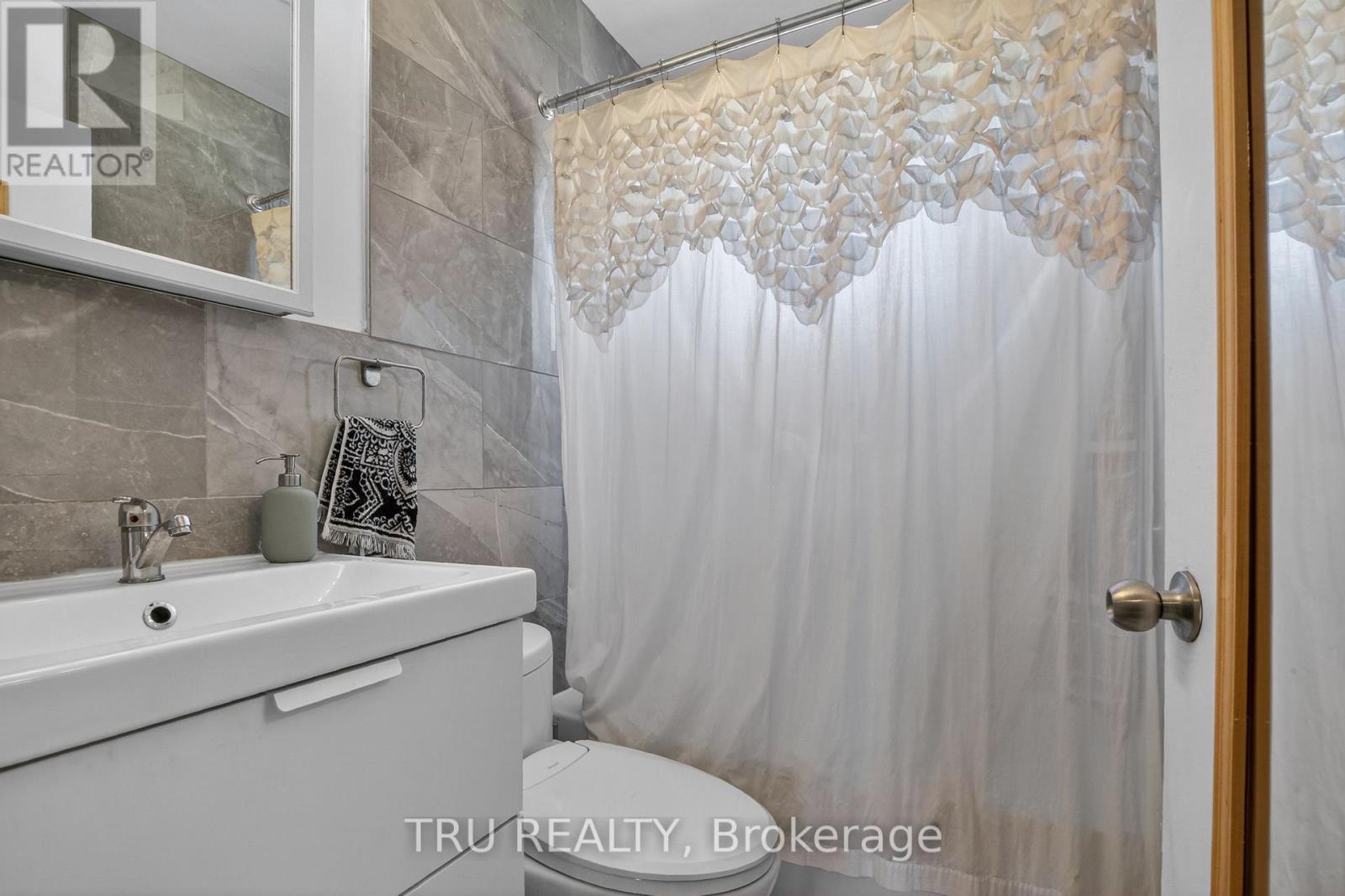 1253 Emperor Avenue, Ottawa, Ontario  K1Z 8C4 - Photo 21 - X13461228