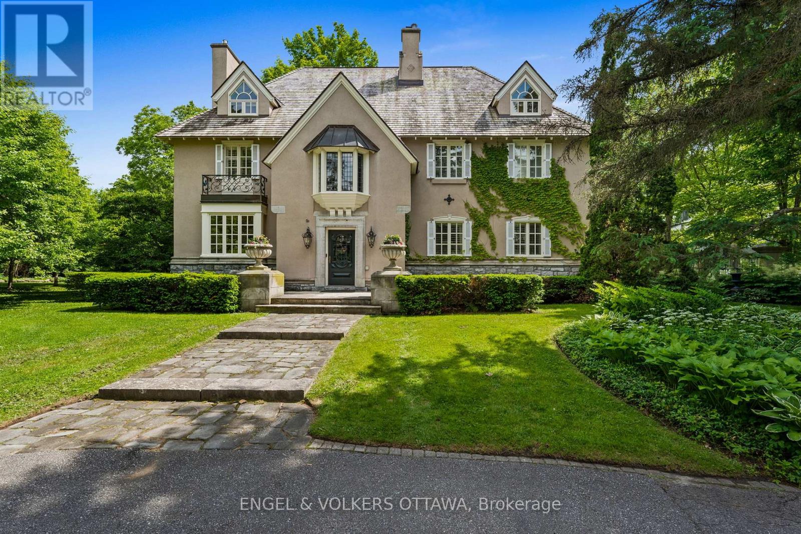 218 Coltrin Road, Ottawa, Ontario  K1M 0A6 - Photo 1 - X13461368