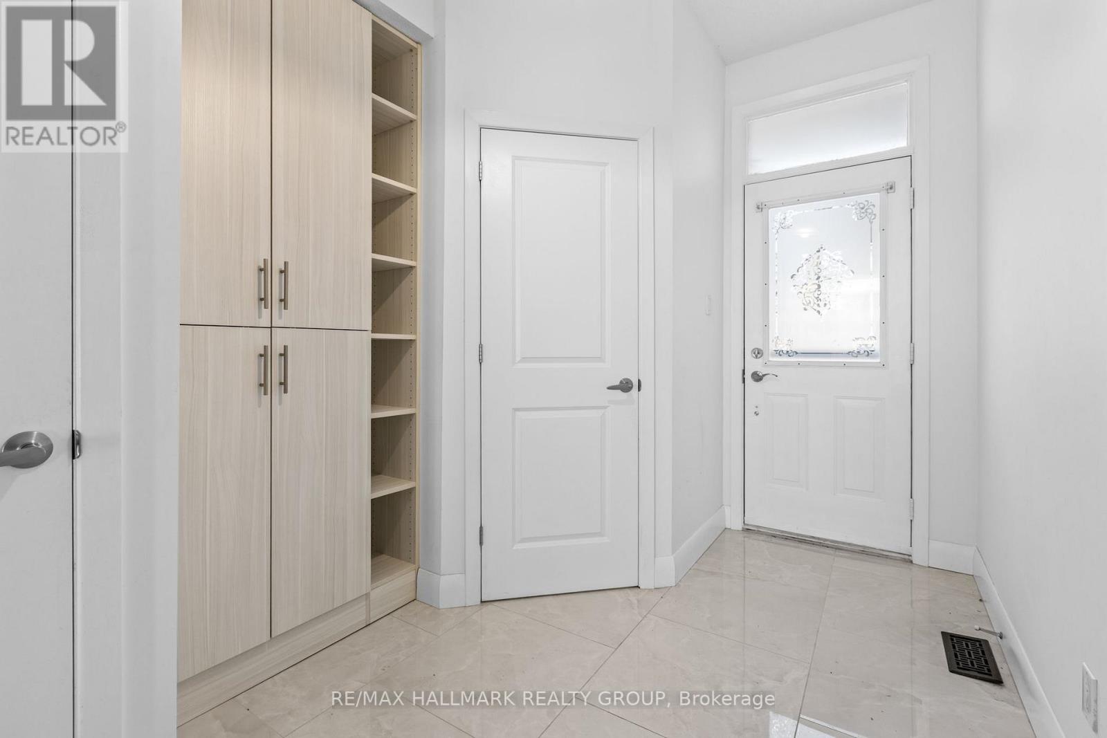 988 Lucille Way, Ottawa, Ontario  K4A 4J2 - Photo 4 - X13461528