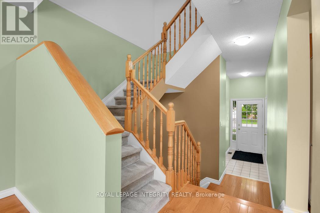 6176 Oak Meadows Drive Drive, Ottawa, Ontario  K1C 7G8 - Photo 4 - X13461836