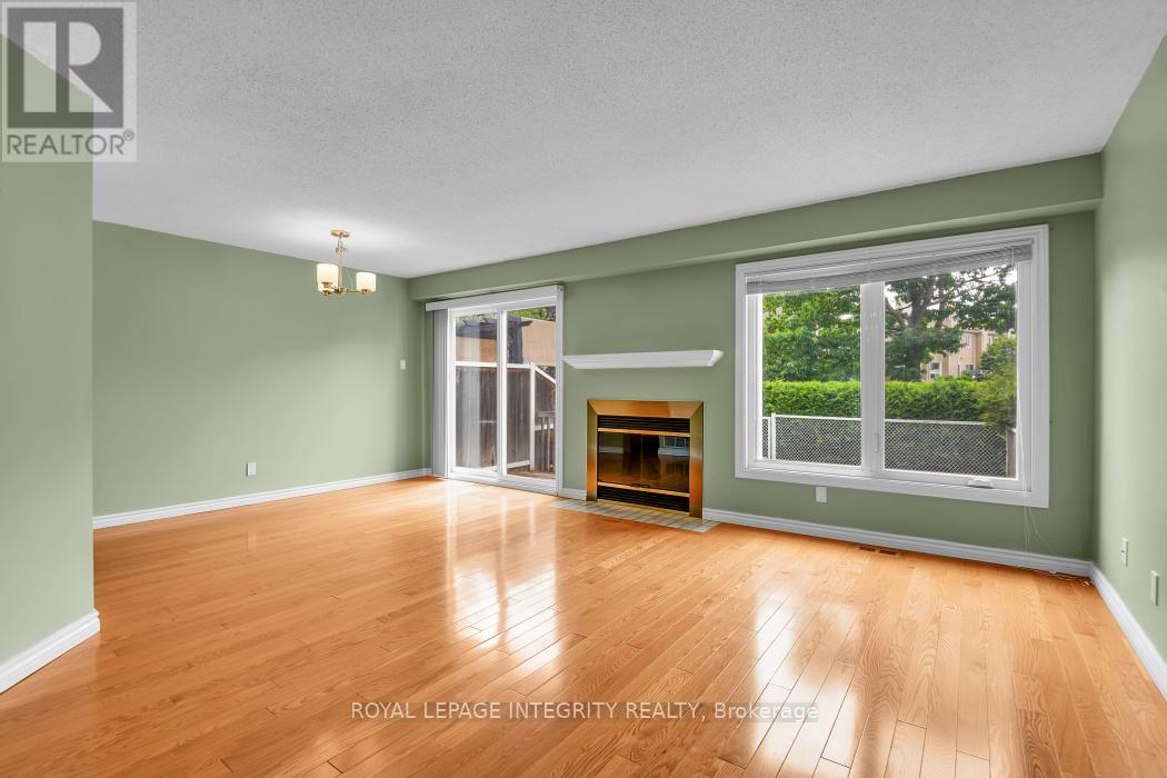 6176 Oak Meadows Drive Drive, Ottawa, Ontario  K1C 7G8 - Photo 6 - X13461836
