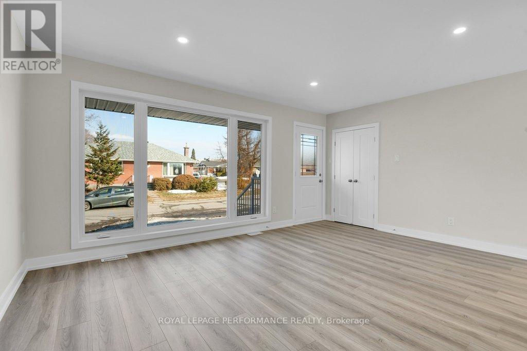 624 Clarke Avenue, Ottawa, Ontario  K1K 0Y7 - Photo 5 - X13461858