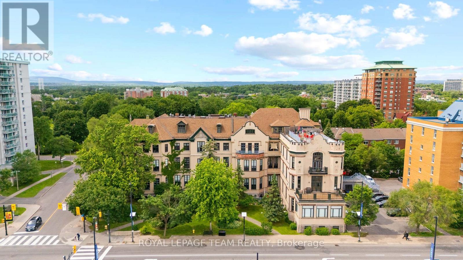 404 - 589 Rideau Street, Ottawa, Ontario  K1N 6A1 - Photo 1 - X13461904