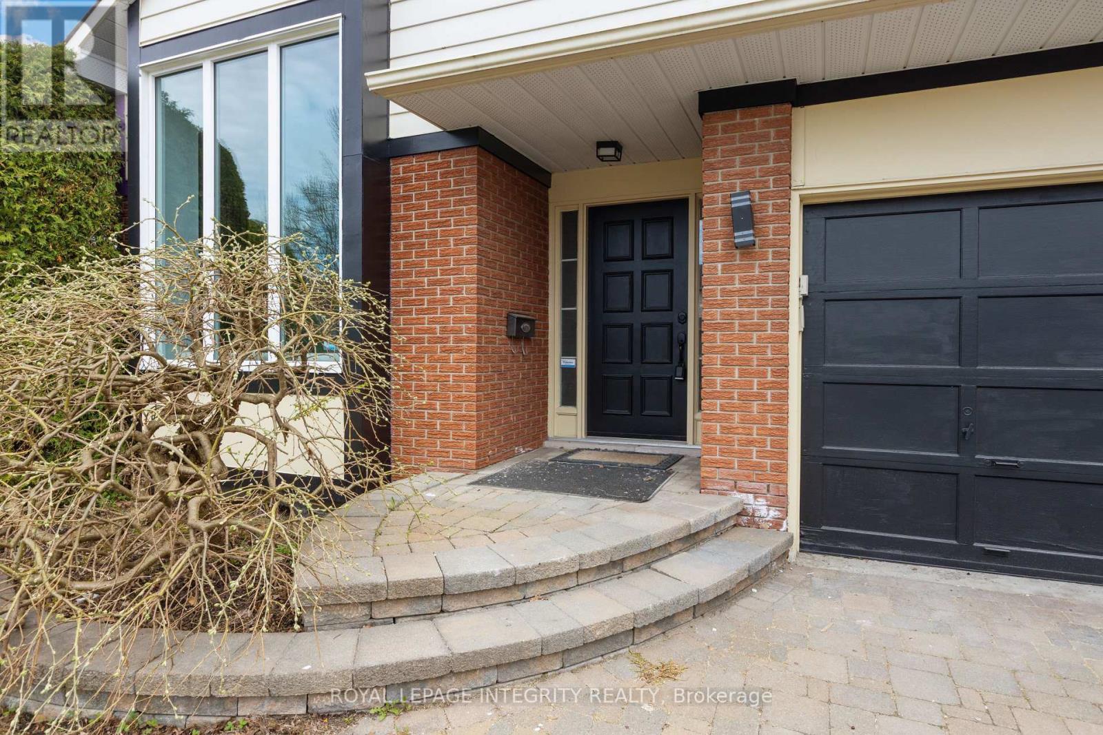 6368 Viseneau Drive, Ottawa, Ontario  K1C 2J2 - Photo 3 - X13461914