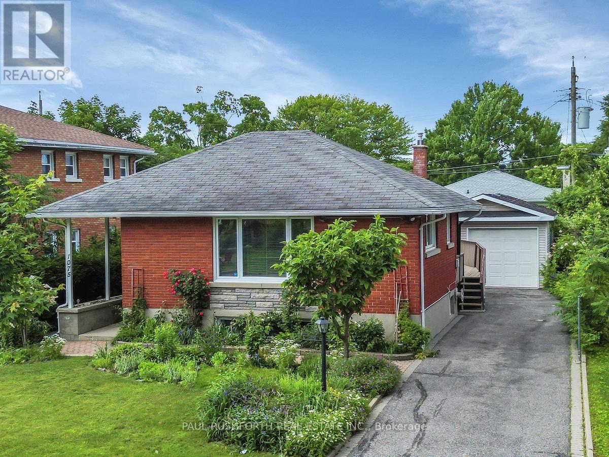 1075 Secord Avenue, Ottawa, Ontario  K1H 8C7 - Photo 2 - X13462068