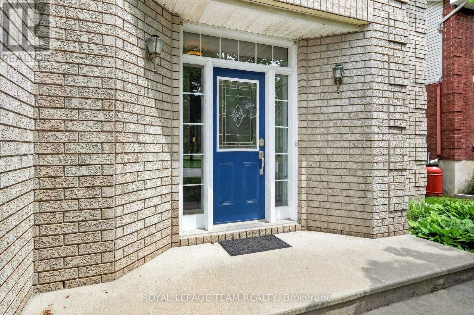 875 Giant Cedars Crescent, Ottawa, Ontario  K1V 1P1 - Photo 4 - X13462094