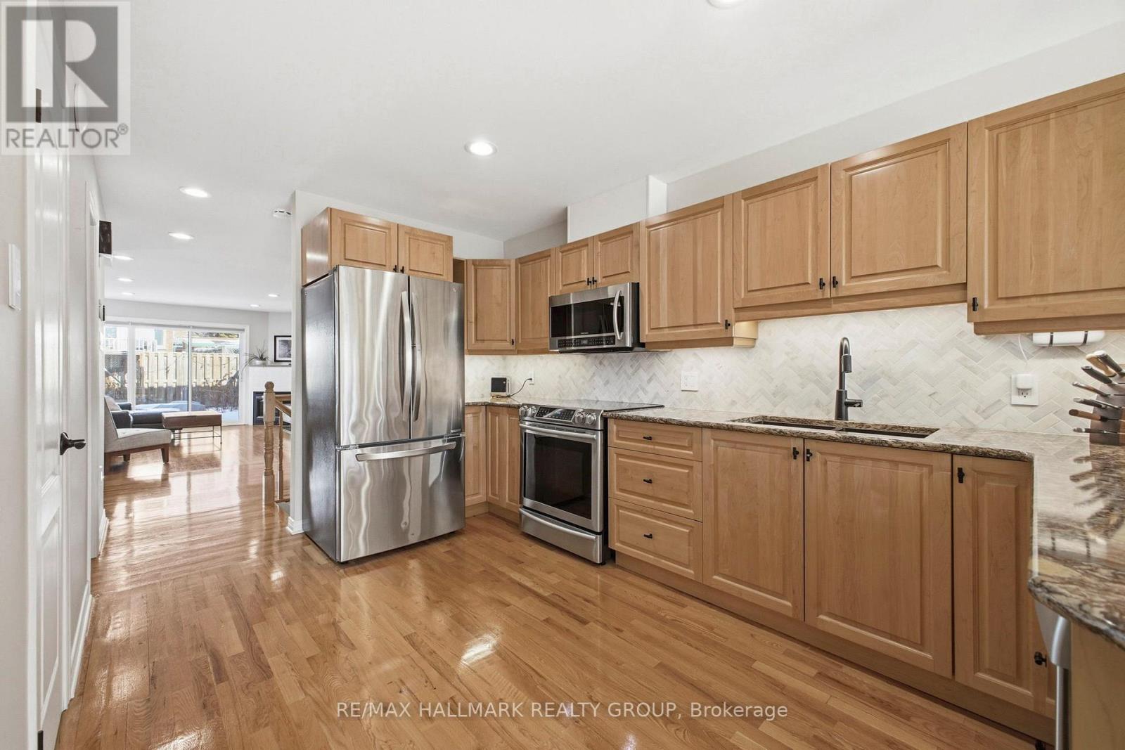 303b James Street, Ottawa, Ontario  K1R 5M8 - Photo 3 - X13462150
