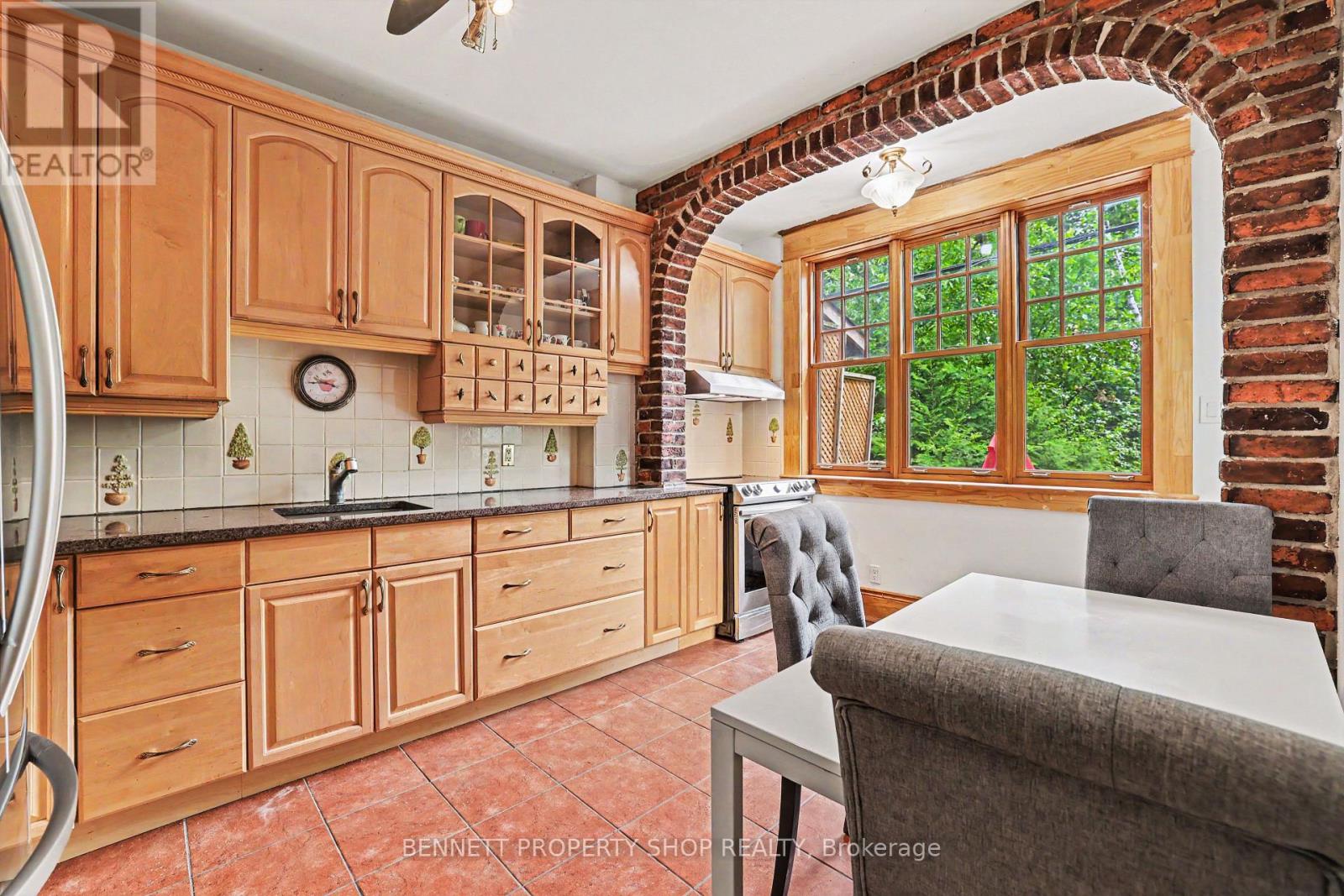 289 Crichton Street, Ottawa, Ontario  K1M 1W3 - Photo 7 - X13462184