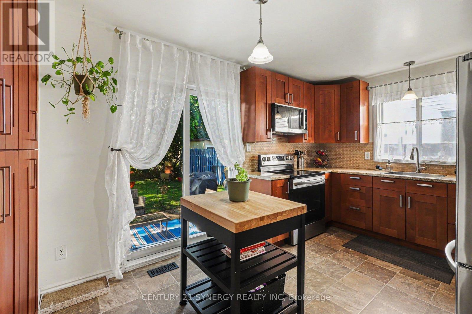 1082 Taffy Lane, Ottawa, Ontario  K1C 1Y5 - Photo 12 - X13462300