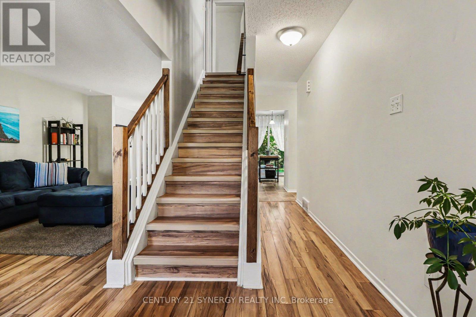 1082 Taffy Lane, Ottawa, Ontario  K1C 1Y5 - Photo 5 - X13462300