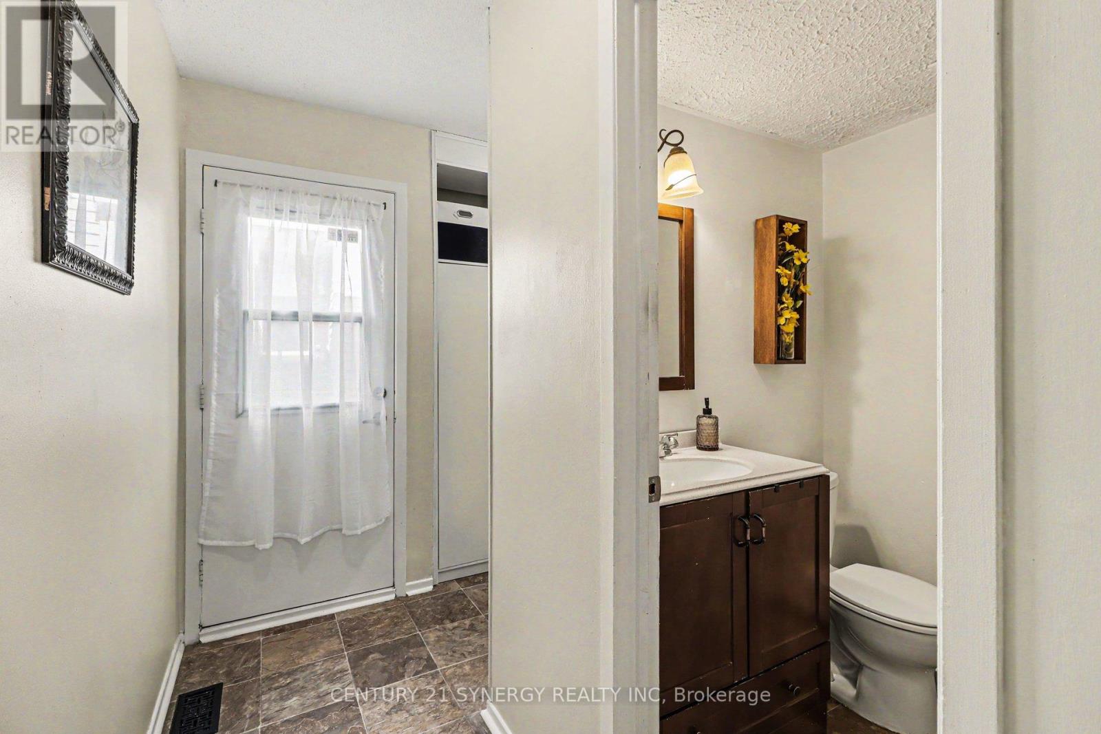 1082 Taffy Lane, Ottawa, Ontario  K1C 1Y5 - Photo 6 - X13462300