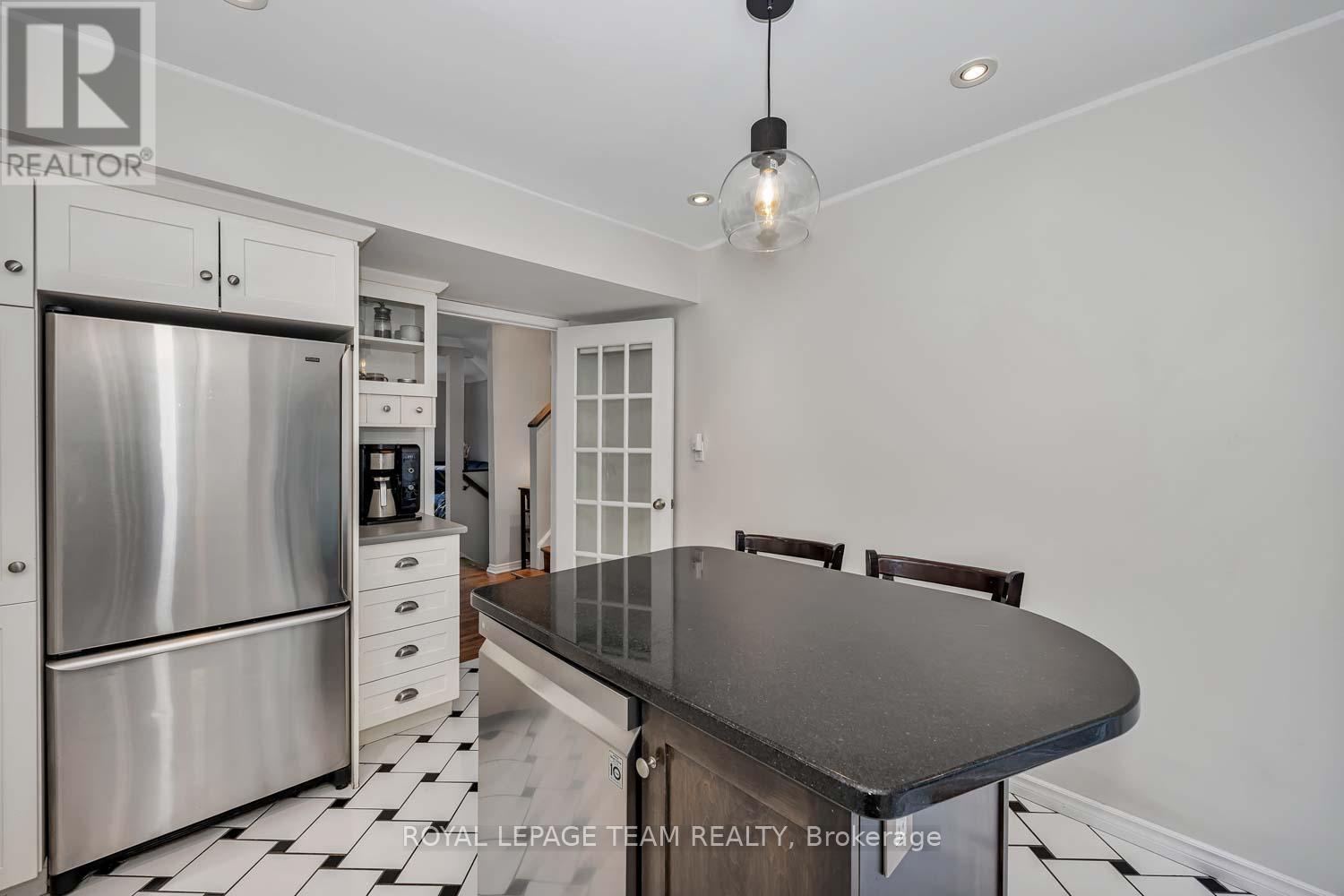 215 Booth Street, Ottawa, Ontario  K1R 7V4 - Photo 19 - X13462400