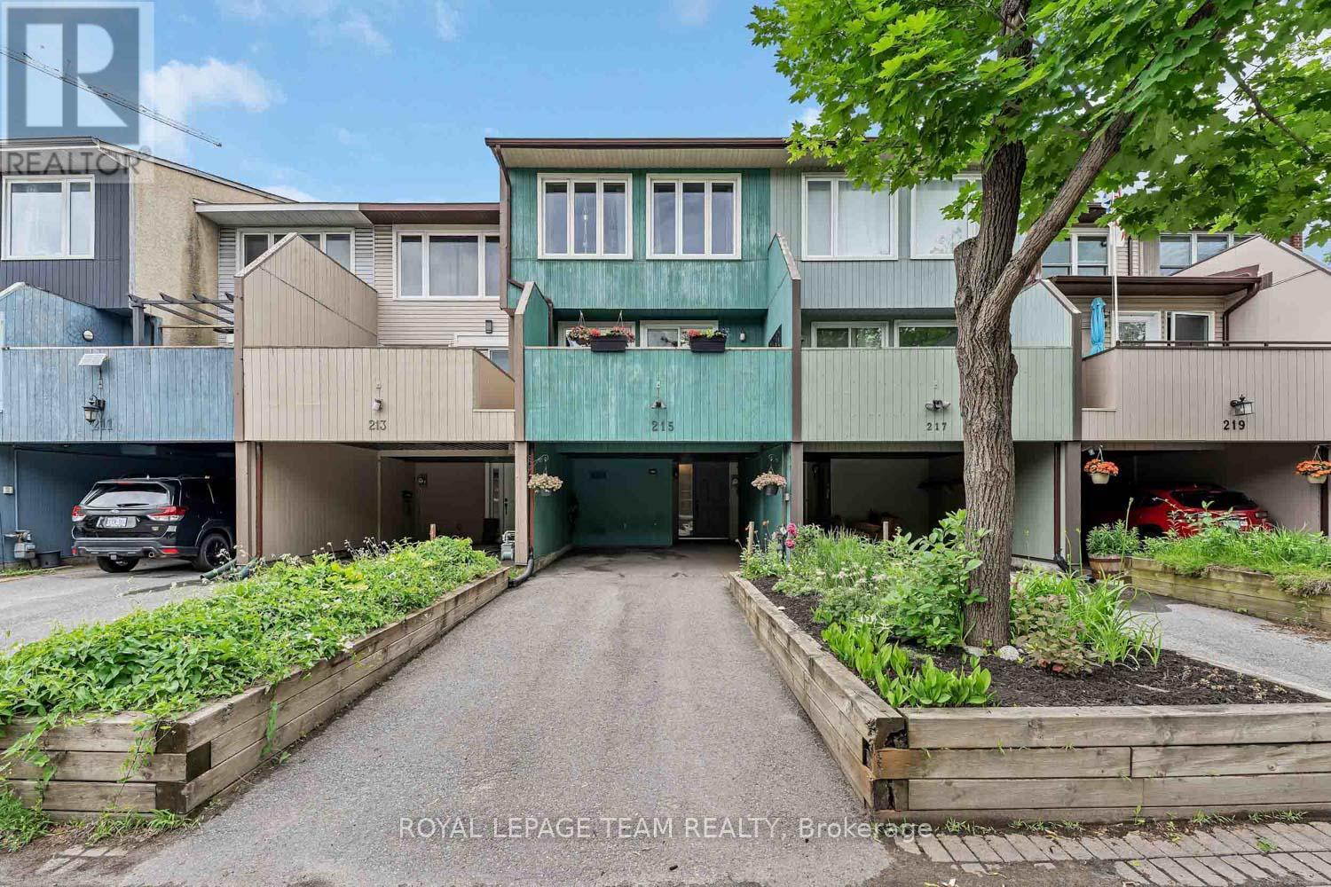 215 Booth Street, Ottawa, Ontario  K1R 7V4 - Photo 2 - X13462400