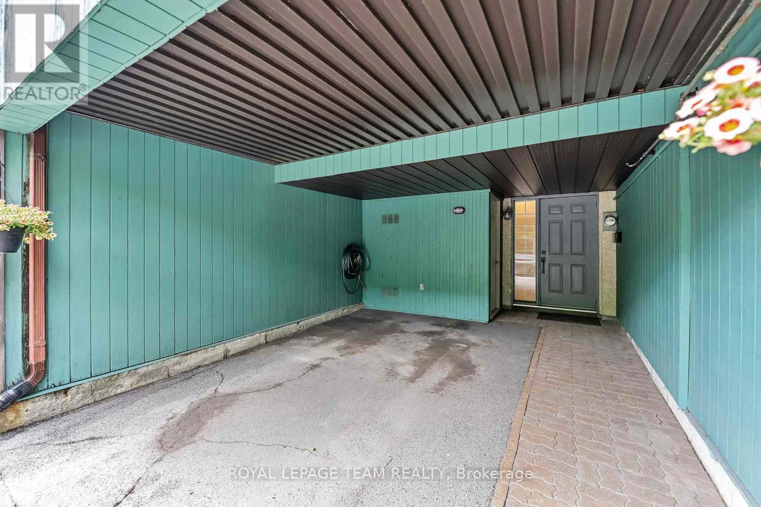 215 Booth Street, Ottawa, Ontario  K1R 7V4 - Photo 3 - X13462400