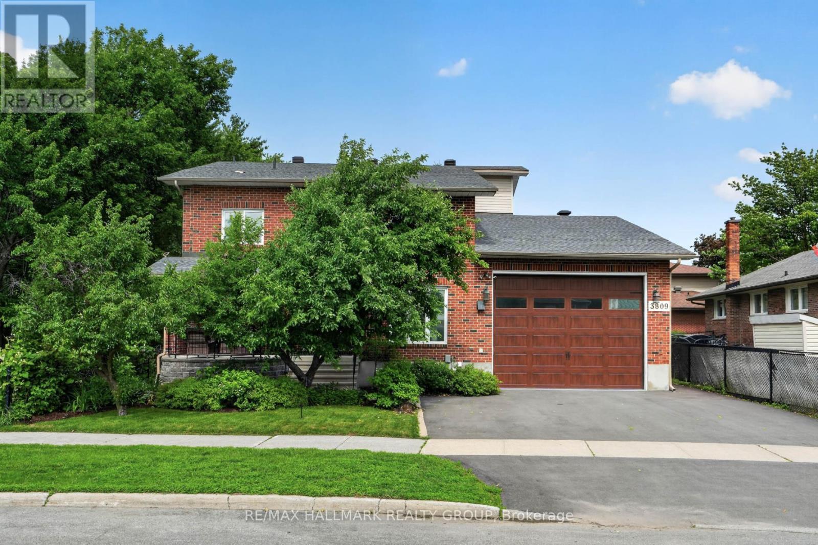 3809 Alderwood Street, Ottawa, Ontario  K1T 3R3 - Photo 1 - X13462498
