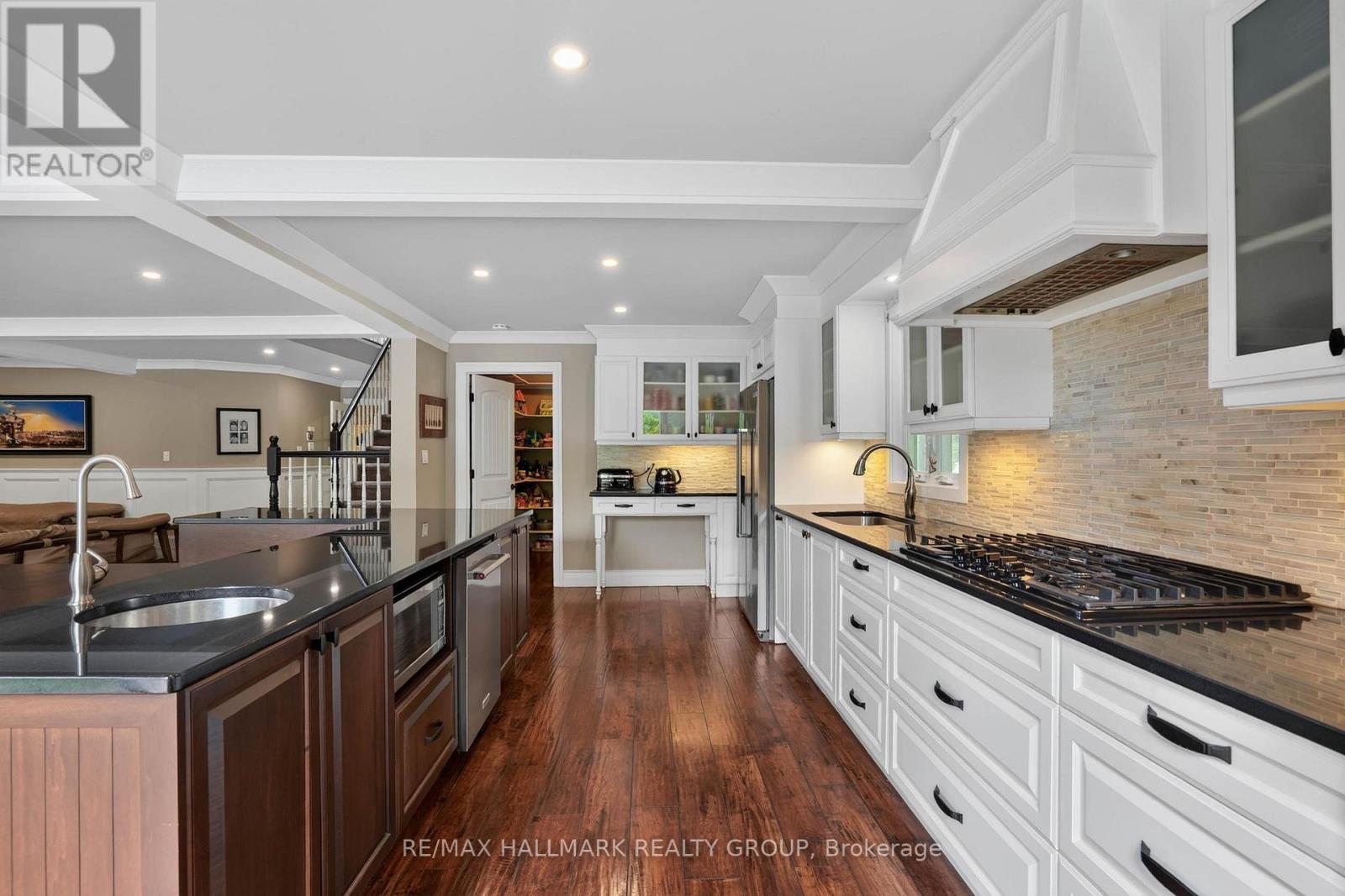 3809 Alderwood Street, Ottawa, Ontario  K1T 3R3 - Photo 11 - X13462498