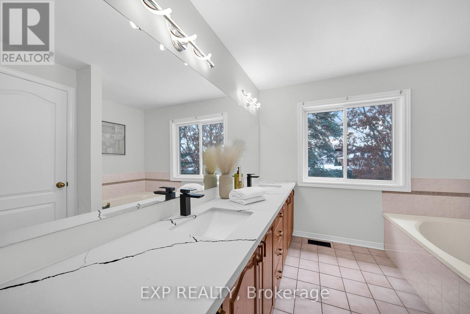 14 Sandcliffe Terrace, Ottawa, Ontario  K2G 5X1 - Photo 25 - X13462654