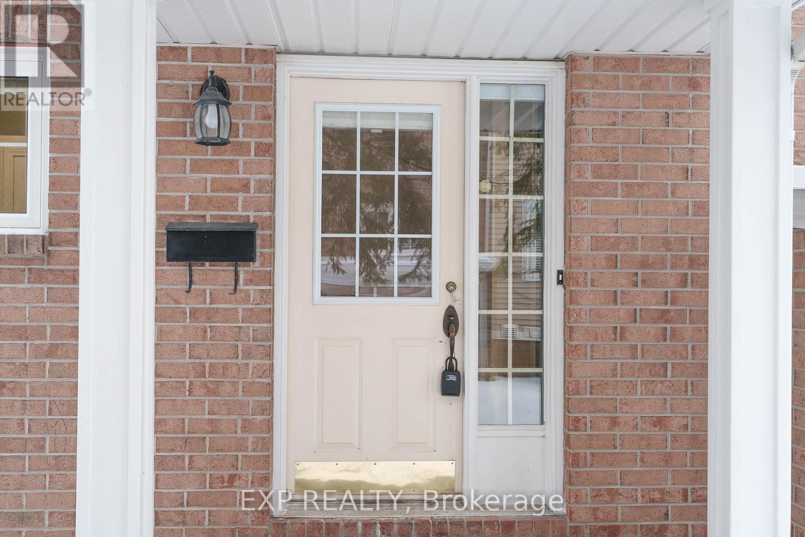 14 Sandcliffe Terrace, Ottawa, Ontario  K2G 5X1 - Photo 3 - X13462654