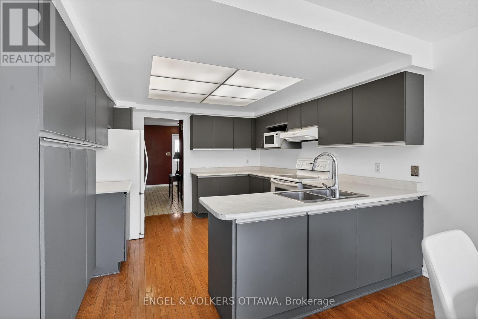 6592 Windsong Avenue, Ottawa, Ontario  K1C 6M9 - Photo 7 - X13462710