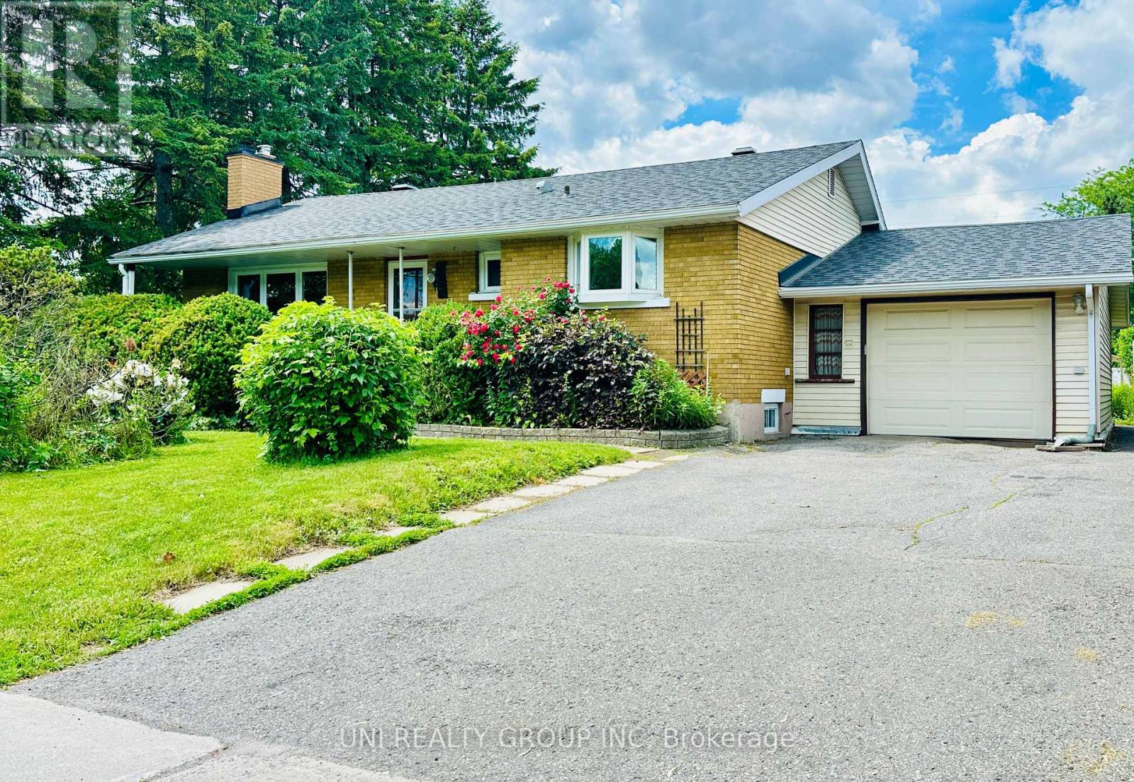 77 Meadowlands Drive, Ottawa, Ontario  K2G 2R9 - Photo 2 - X13462740