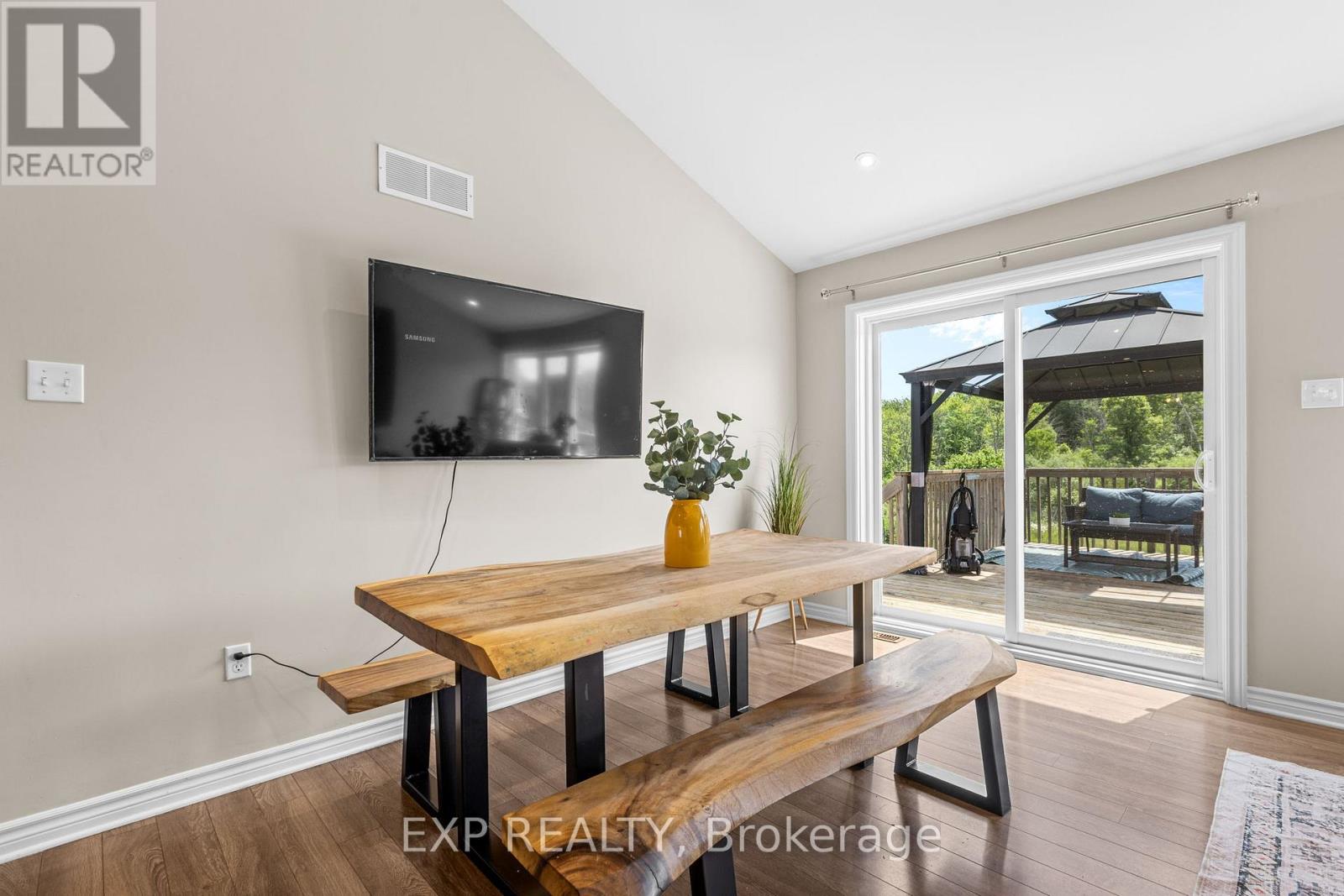 4153 Roger Stevens Drive, Montague, Ontario  K7A 4S6 - Photo 8 - X13462772