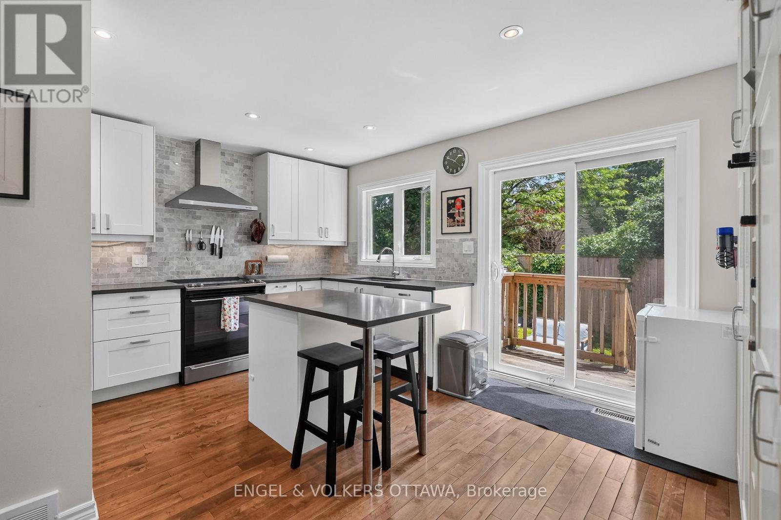258 Carillon Street, Ottawa, Ontario  K1L 5X6 - Photo 5 - X13462788