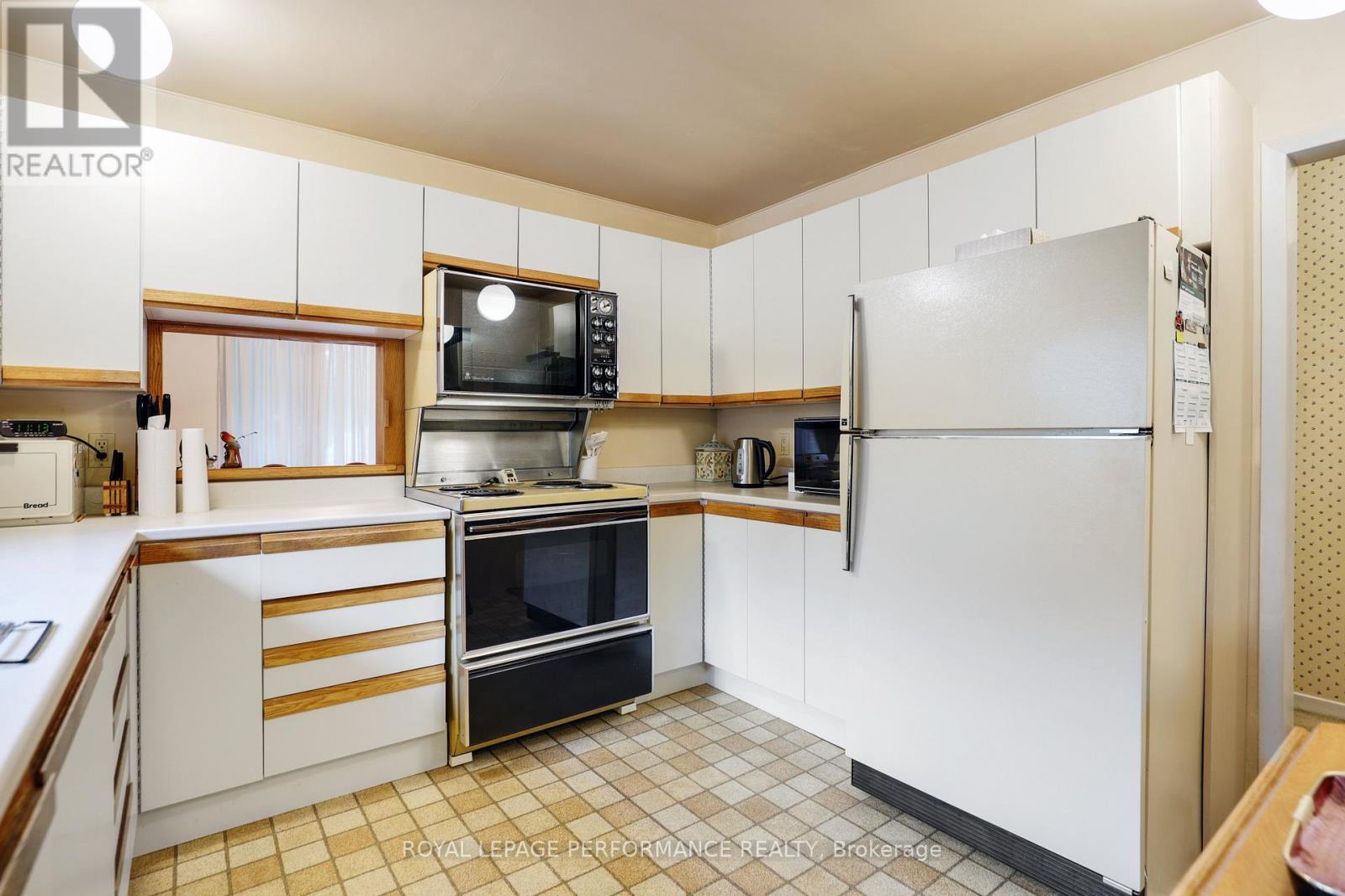 2061 Fairbanks Avenue, Ottawa, Ontario  K1H 5Y9 - Photo 12 - X13462794