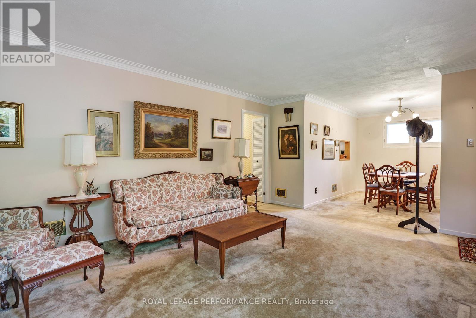 2061 Fairbanks Avenue, Ottawa, Ontario  K1H 5Y9 - Photo 8 - X13462794