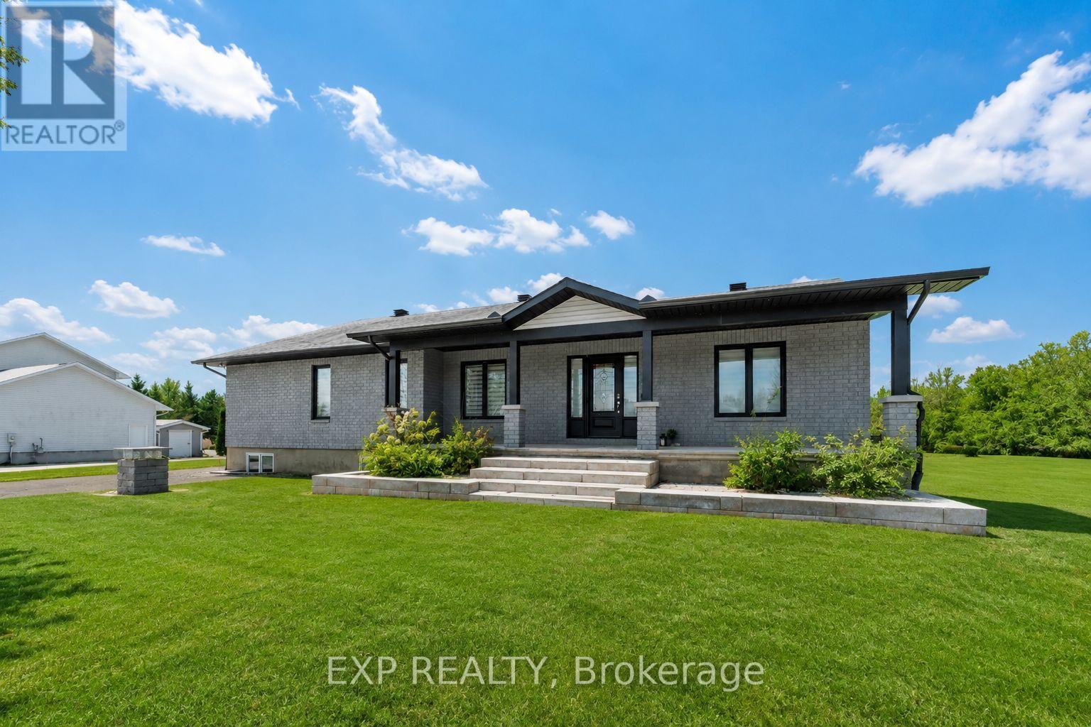 2760 Johannes Street, Ottawa, Ontario  K0A 2P0 - Photo 1 - X13463006