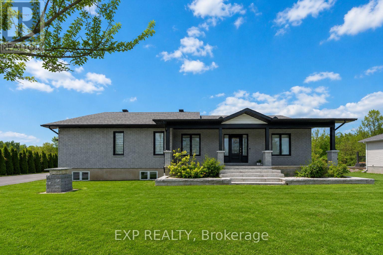 2760 Johannes Street, Ottawa, Ontario  K0A 2P0 - Photo 2 - X13463006