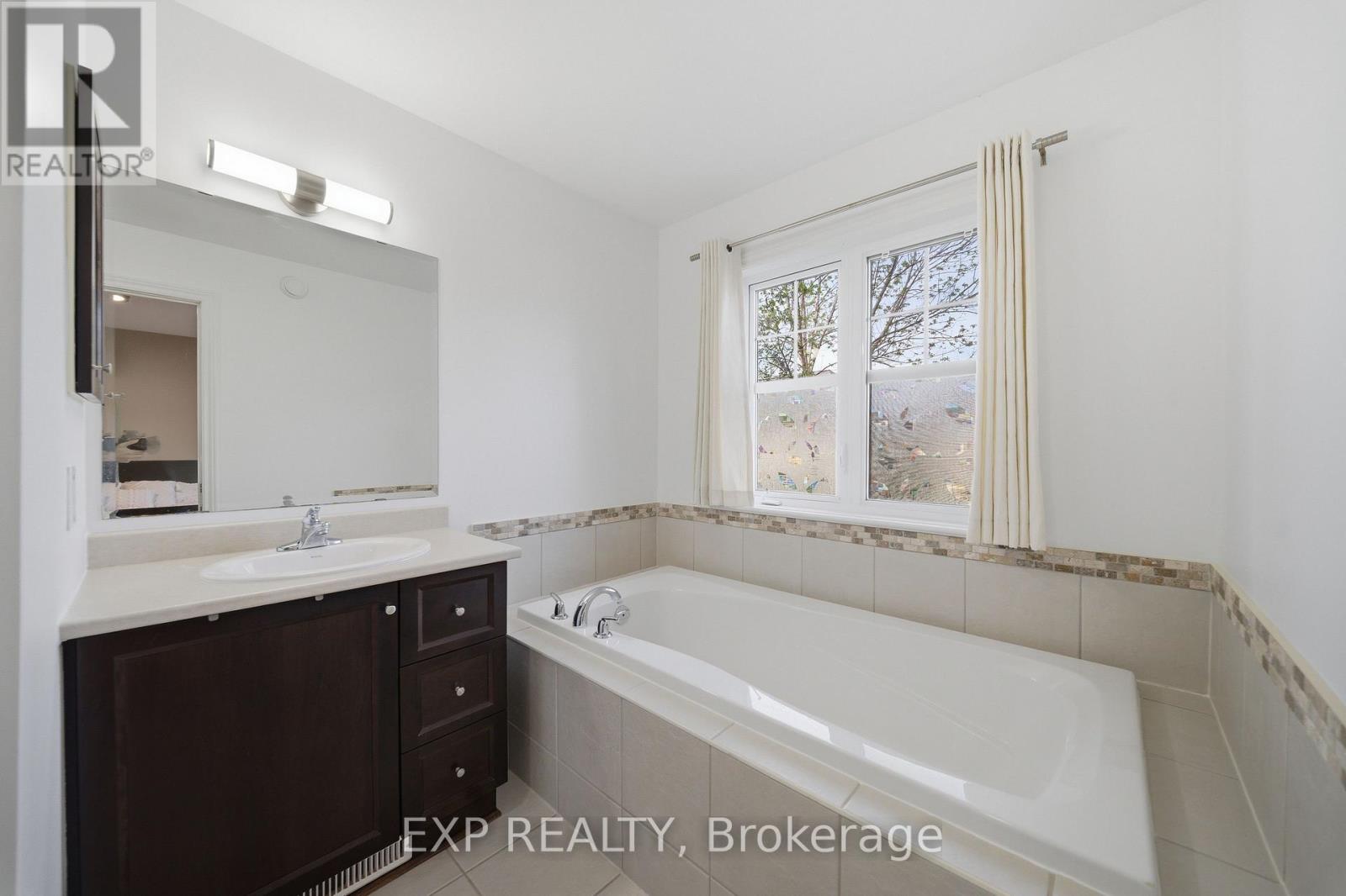 4265 Kelly Farm Drive, Ottawa, Ontario  K1T 0A6 - Photo 15 - X13463050
