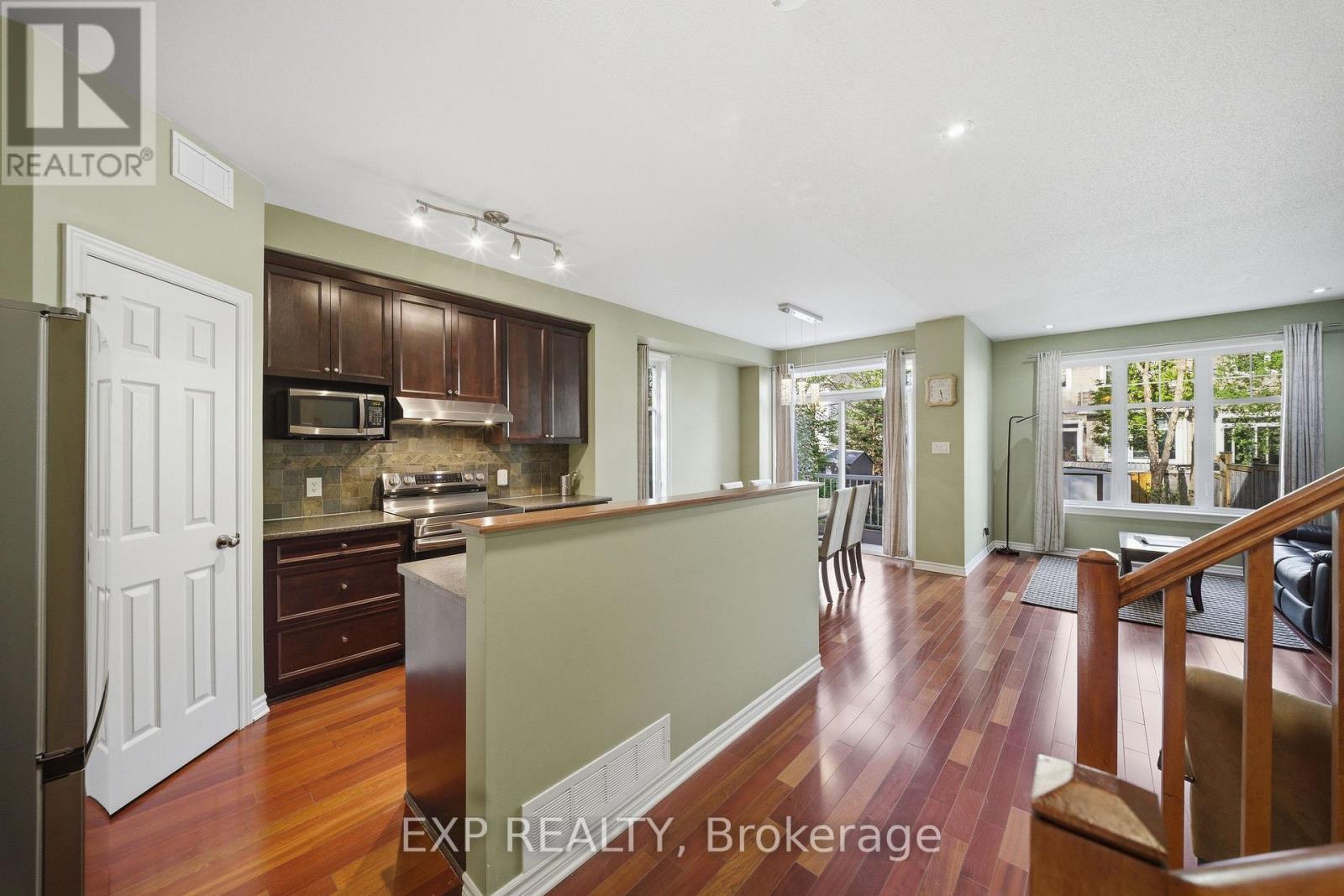 4265 Kelly Farm Drive, Ottawa, Ontario  K1T 0A6 - Photo 4 - X13463050