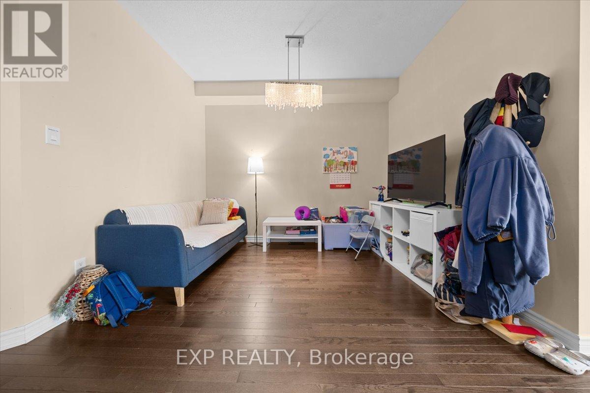 222 Badgeley Avenue, Ottawa, Ontario  K2T 0A4 - Photo 6 - X13463306