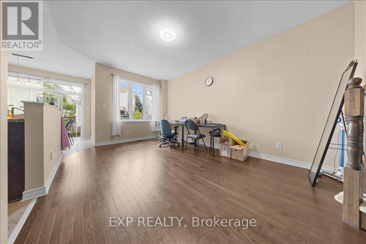 222 Badgeley Avenue, Ottawa, Ontario  K2T 0A4 - Photo 8 - X13463306