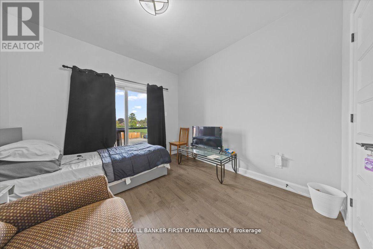 562 Queen Mary Street, Ottawa, Ontario  K1K 1W1 - Photo 15 - X13463364