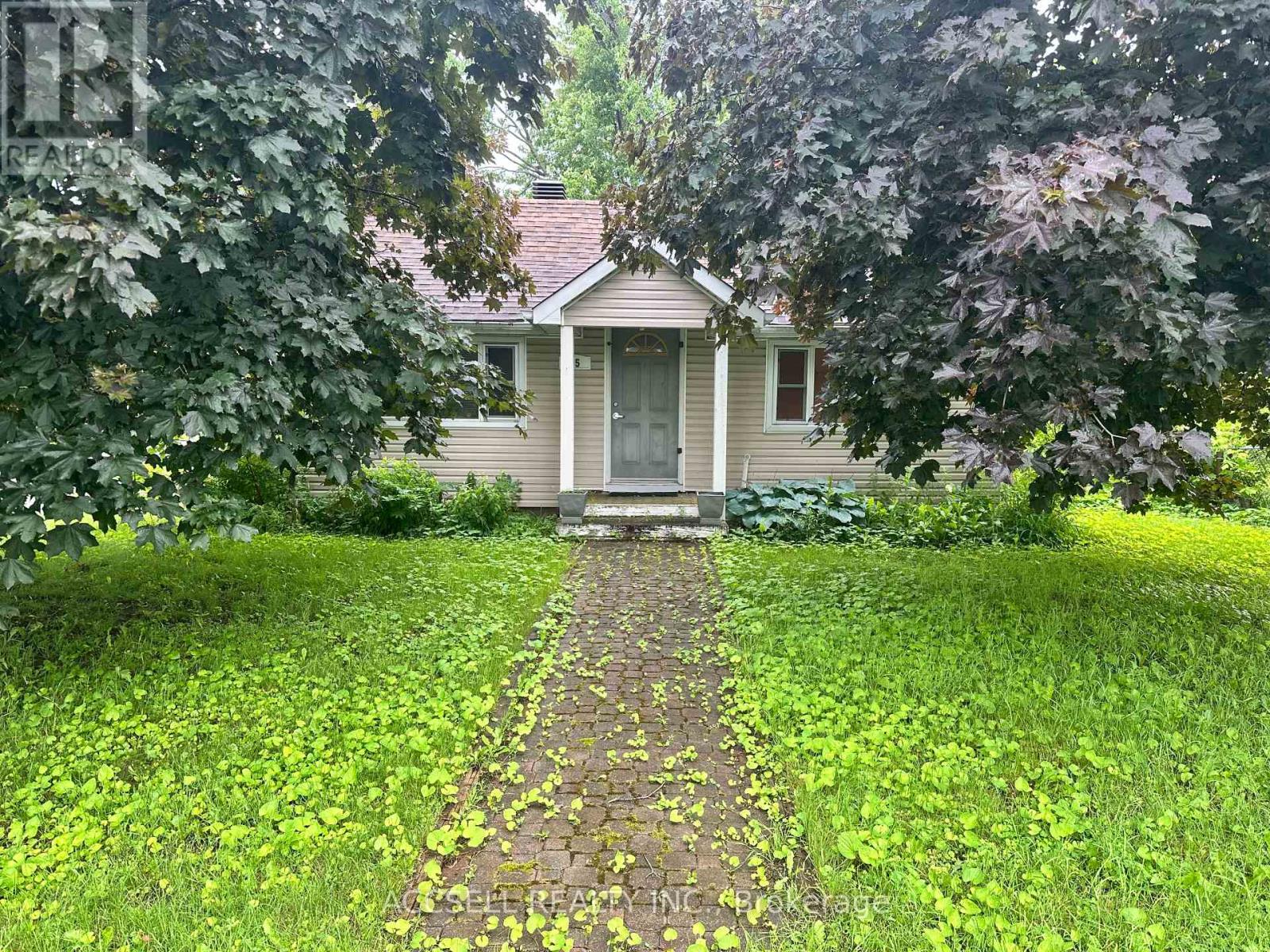 35 Lennox Street, Ottawa, Ontario  K0A 2Z0 - Photo 1 - X13463486