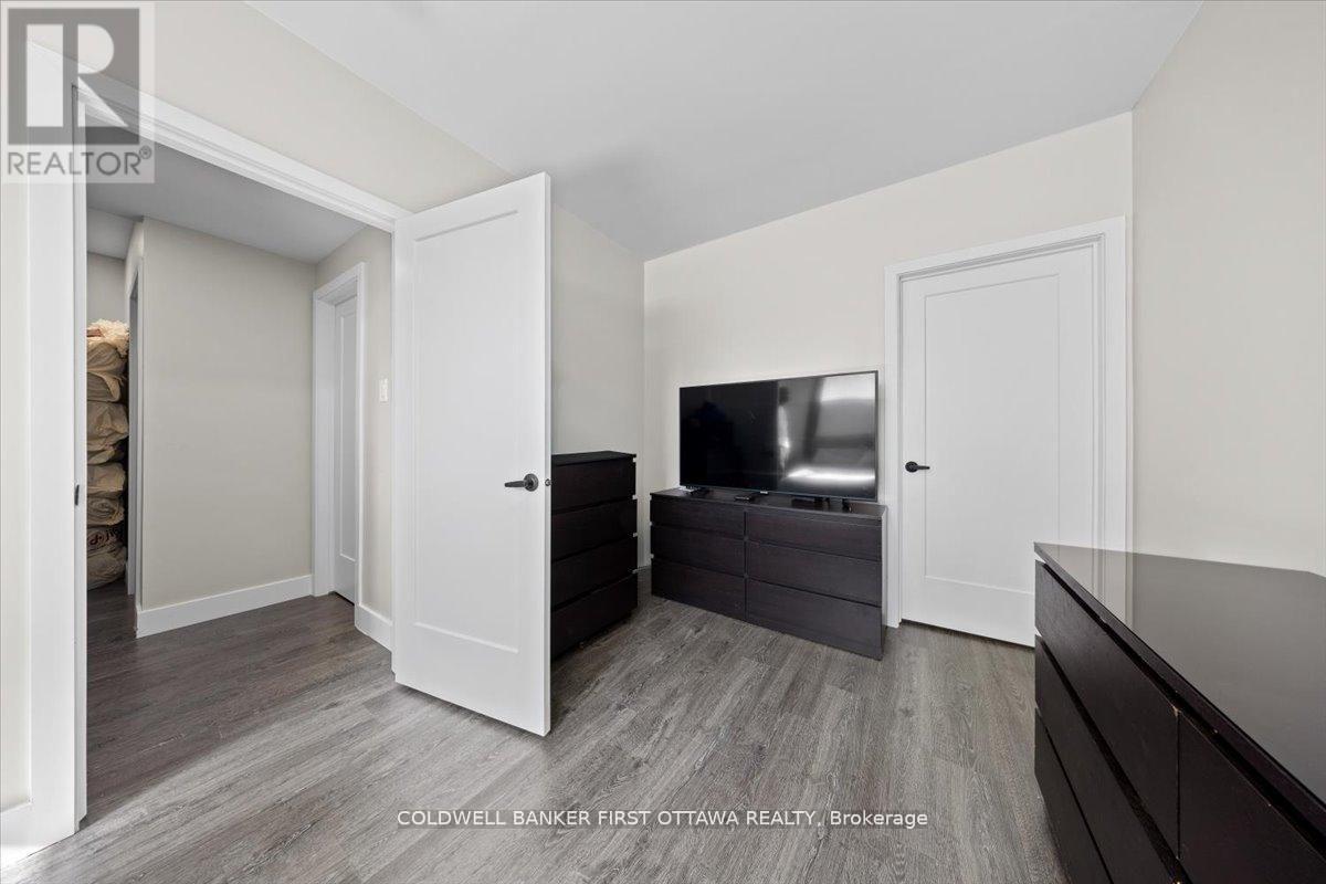 A/b - 22 Inverkip Avenue, Ottawa, Ontario  K1T 4B7 - Photo 16 - X13463588