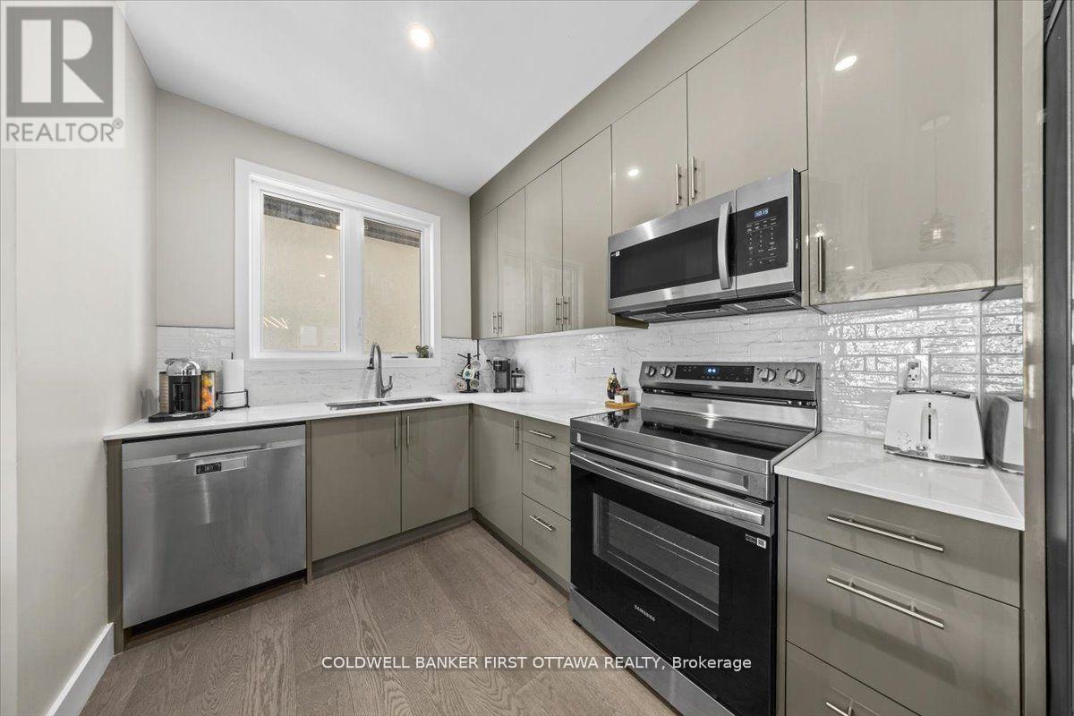 A/b - 22 Inverkip Avenue, Ottawa, Ontario  K1T 4B7 - Photo 8 - X13463588