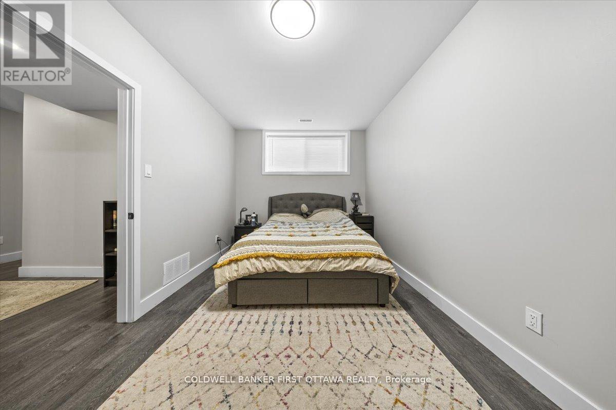 A/b - 22 Inverkip Avenue, Ottawa, Ontario  K1T 4B7 - Photo 13 - X13463616