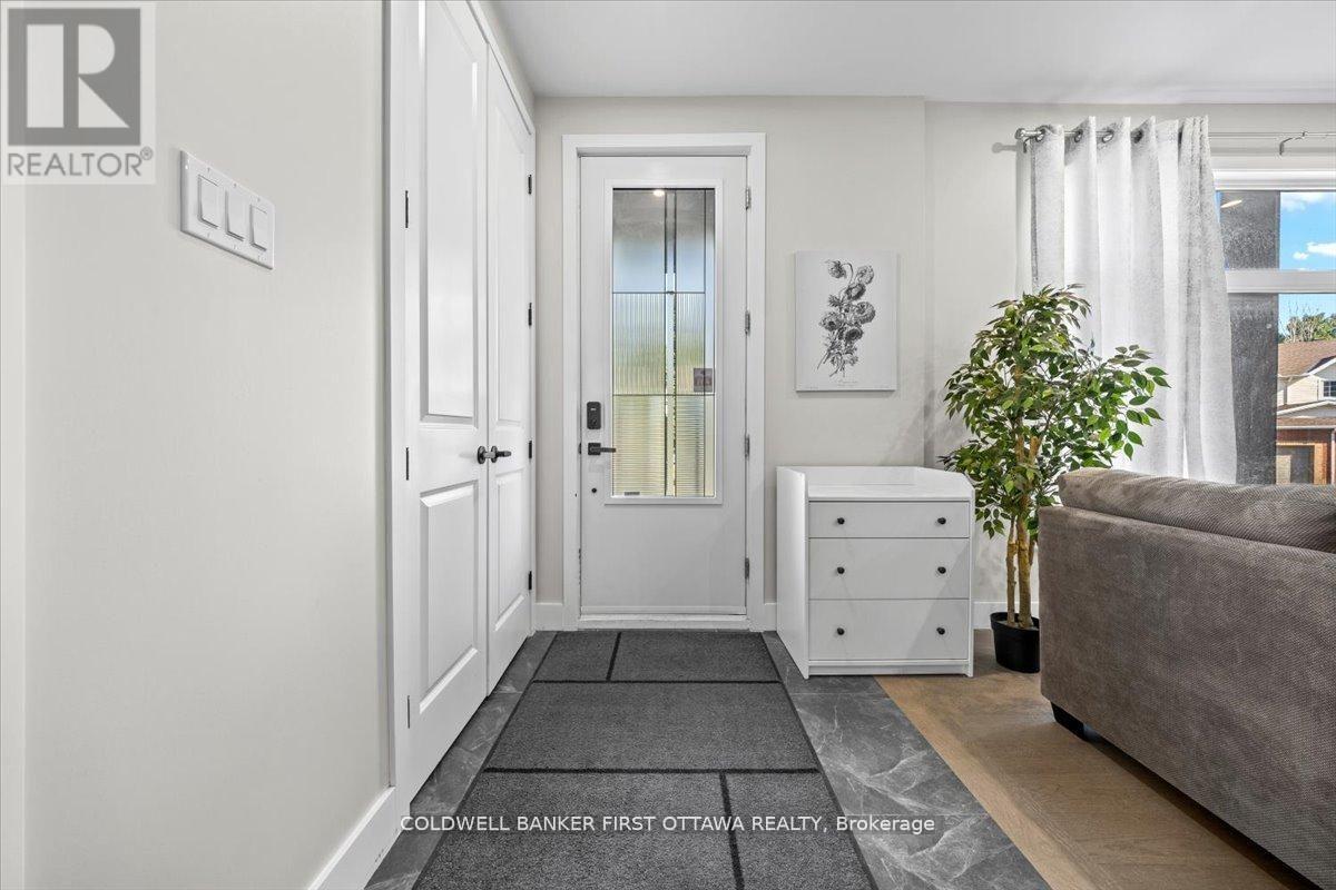 A/b - 22 Inverkip Avenue, Ottawa, Ontario  K1T 4B7 - Photo 2 - X13463616