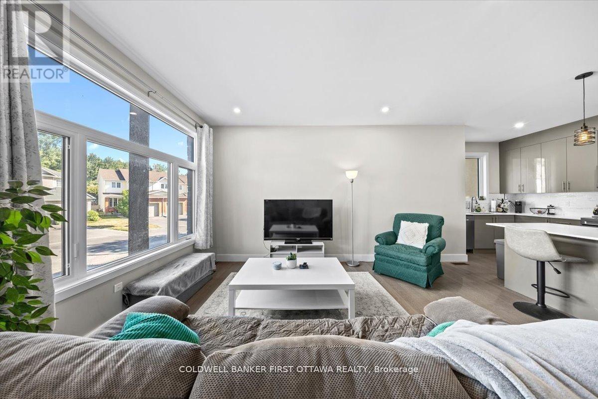 A/b - 22 Inverkip Avenue, Ottawa, Ontario  K1T 4B7 - Photo 5 - X13463616