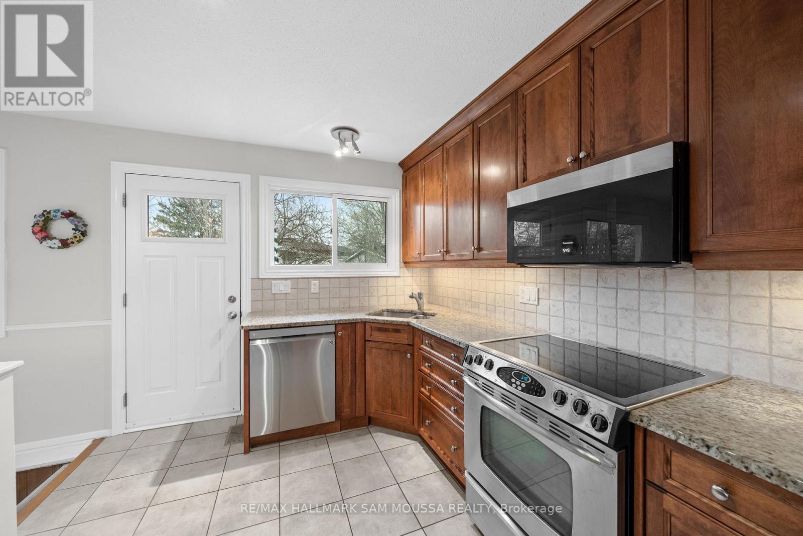 11 Springdale Crescent, Ottawa, Ontario  K2H 5T7 - Photo 15 - X13463620